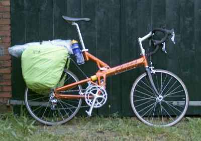 Chameleon met kampeeruitrusting