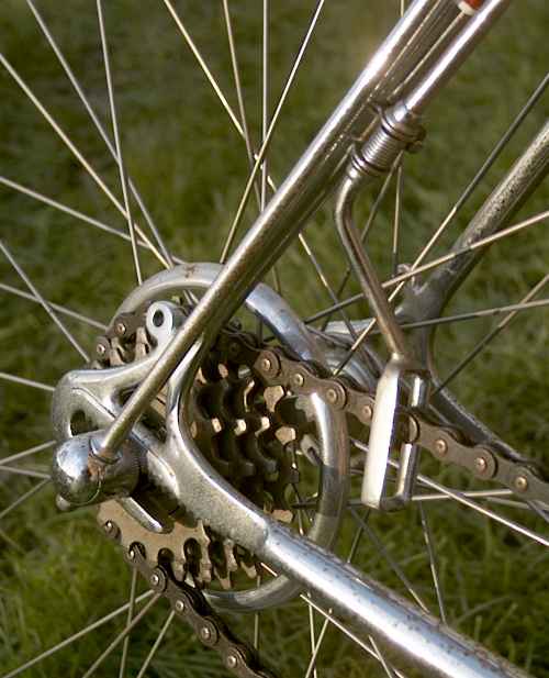 Bediende Mens mechanisch derailleur versnellingen