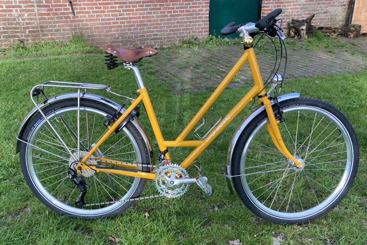 vakantiefiets, heel erg geel